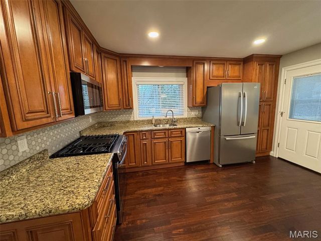 701 Fernview Drive, Creve Coeur, MO 63141