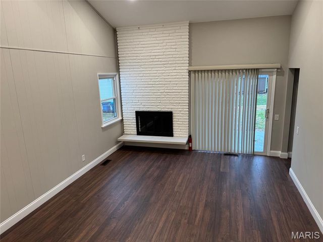 701 Fernview Drive, Creve Coeur, MO 63141