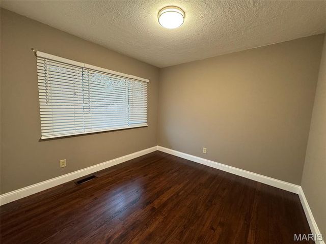 701 Fernview Drive, Creve Coeur, MO 63141