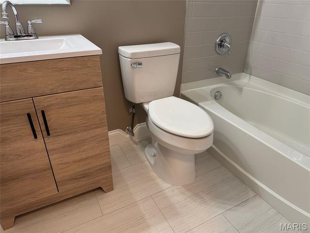 701 Fernview Drive, Creve Coeur, MO 63141