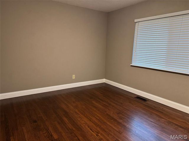 701 Fernview Drive, Creve Coeur, MO 63141