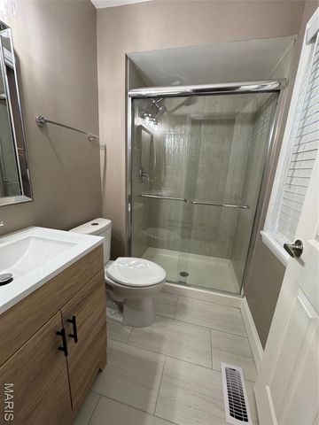 701 Fernview Drive, Creve Coeur, MO 63141