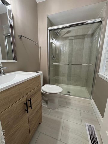 701 Fernview Drive, Creve Coeur, MO 63141