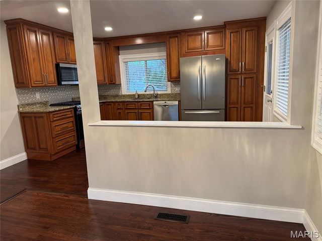 701 Fernview Drive, Creve Coeur, MO 63141