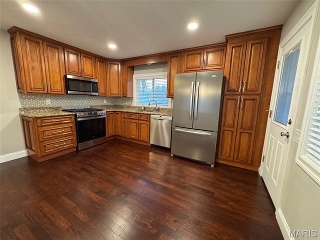 701 Fernview Drive, Creve Coeur, MO 63141