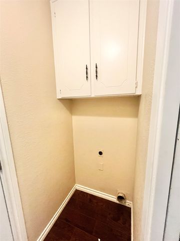 1703 Pecan Park Drive, Arlington, TX 76012