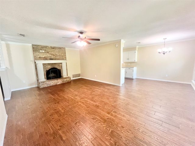 1703 Pecan Park Drive, Arlington, TX 76012