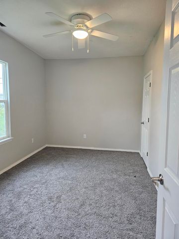 1307 E Locust Street, Springfield, MO 65803