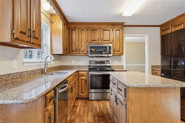 403 Hounds CHSE, Yorktown, VA 23693