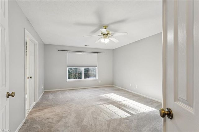 403 Hounds CHSE, Yorktown, VA 23693