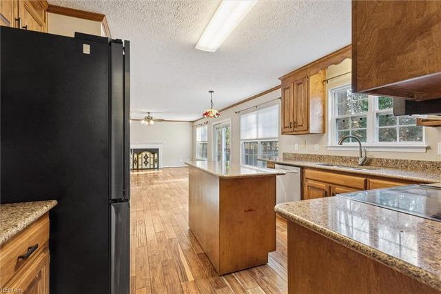 403 Hounds CHSE, Yorktown, VA 23693