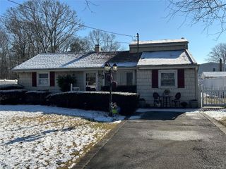 30 Stewart St., Bay Shore, NY 11706