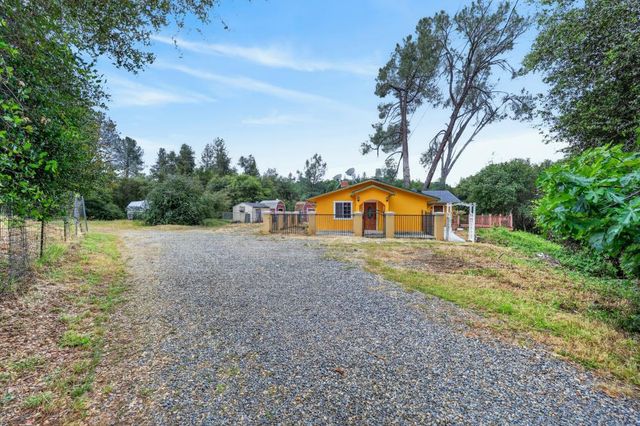 60 Dawn Ln, Placerville, CA 95667