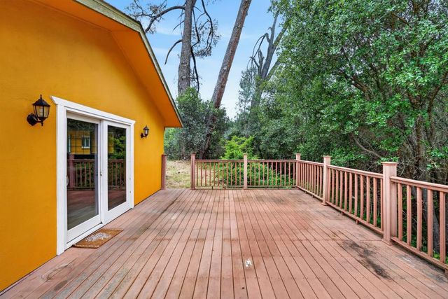 60 Dawn Ln, Placerville, CA 95667