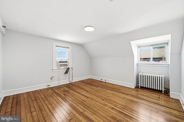 32 W MONTGOMERY AVE, Ardmore, PA 19003