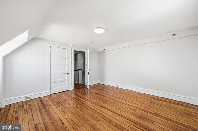 32 W MONTGOMERY AVE, Ardmore, PA 19003