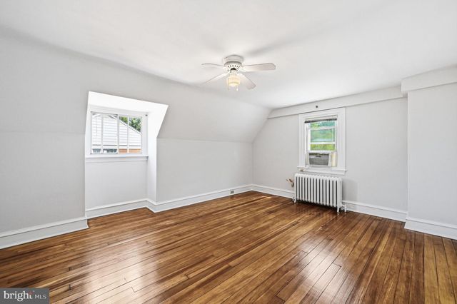 32 W MONTGOMERY AVE, Ardmore, PA 19003