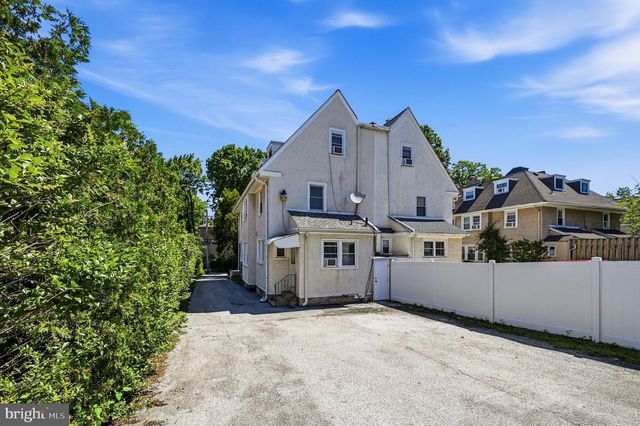 32 W MONTGOMERY AVE, Ardmore, PA 19003