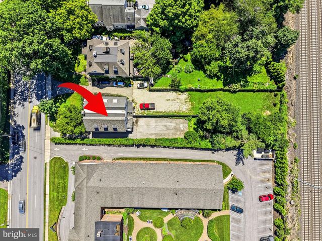 32 W MONTGOMERY AVE, Ardmore, PA 19003