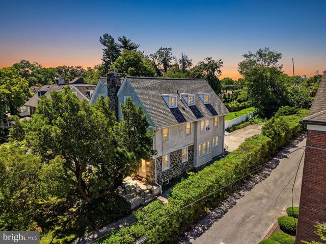 32 W MONTGOMERY AVE, Ardmore, PA 19003
