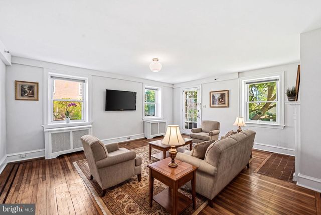 32 W MONTGOMERY AVE, Ardmore, PA 19003