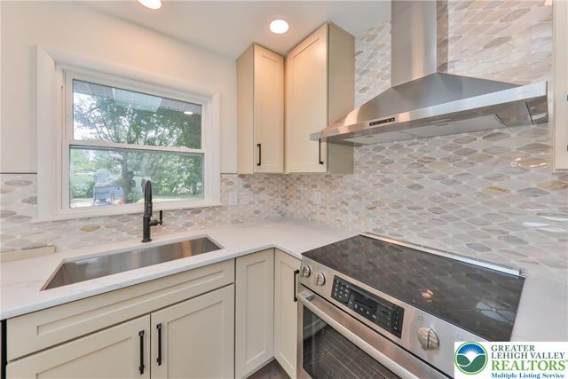 4830 Kernsville Road, South Whitehall Twp, PA 18069