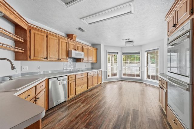6 Lost Forest, Trinity, TX 75862
