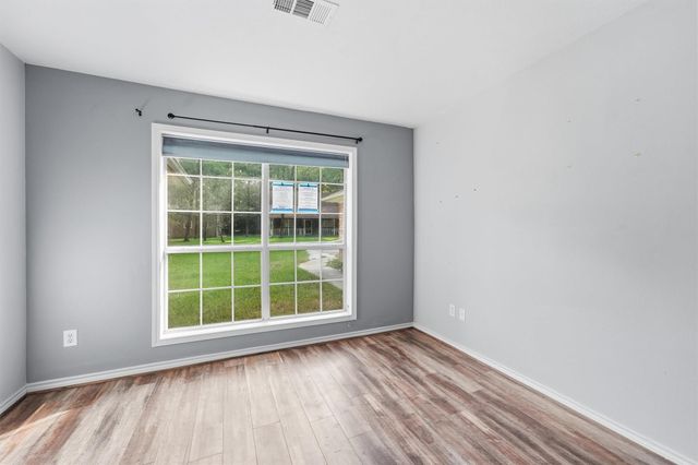 6 Lost Forest, Trinity, TX 75862