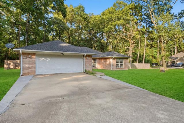 6 Lost Forest, Trinity, TX 75862