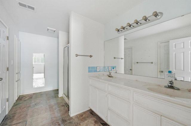 6 Lost Forest, Trinity, TX 75862