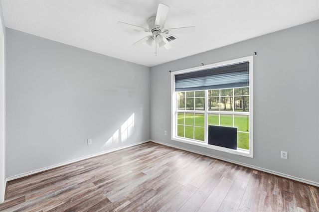 6 Lost Forest, Trinity, TX 75862