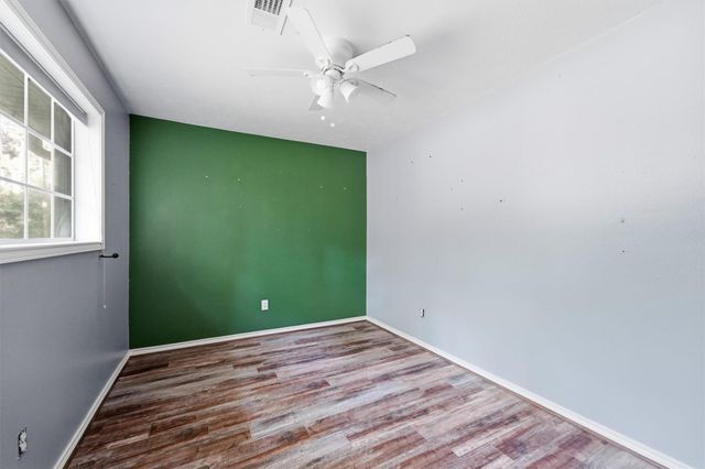 6 Lost Forest, Trinity, TX 75862