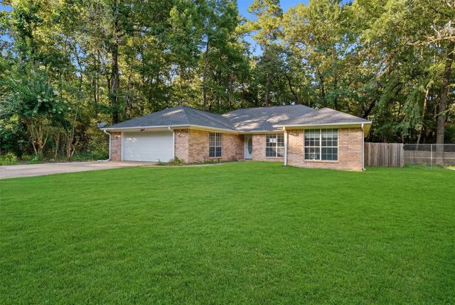 6 Lost Forest, Trinity, TX 75862