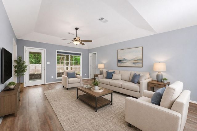 6 Lost Forest, Trinity, TX 75862
