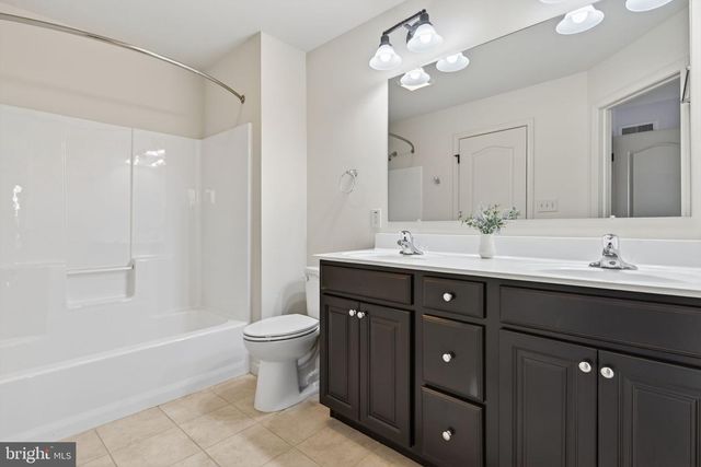 13 ALDERWOOD WAY, Lancaster, PA 17601