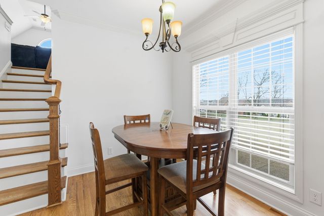 716 Farmington Dr, Lebanon, TN 37087