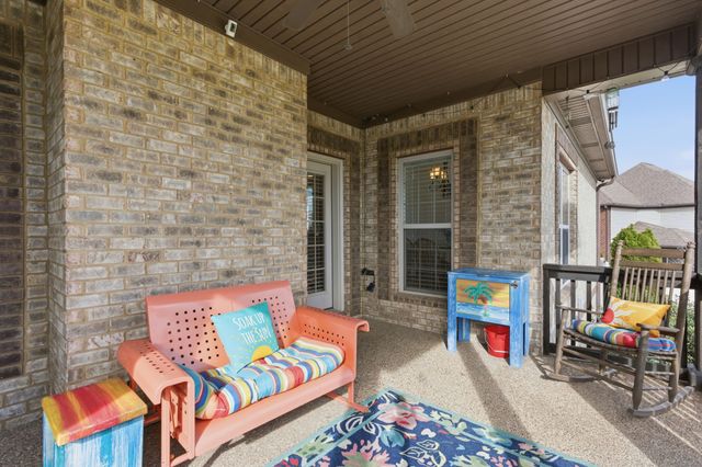 716 Farmington Dr, Lebanon, TN 37087