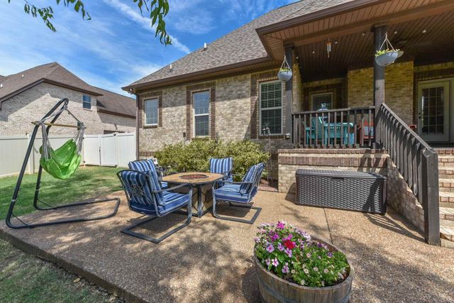 716 Farmington Dr, Lebanon, TN 37087