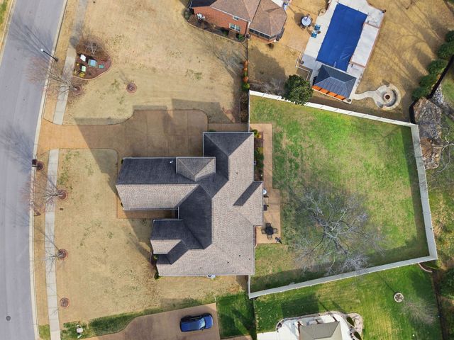 716 Farmington Dr, Lebanon, TN 37087