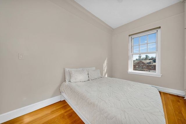 354 N Main St 204, Andover, MA 01810