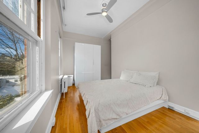 354 N Main St 204, Andover, MA 01810