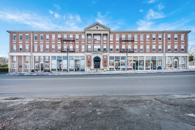 354 N Main St 204, Andover, MA 01810