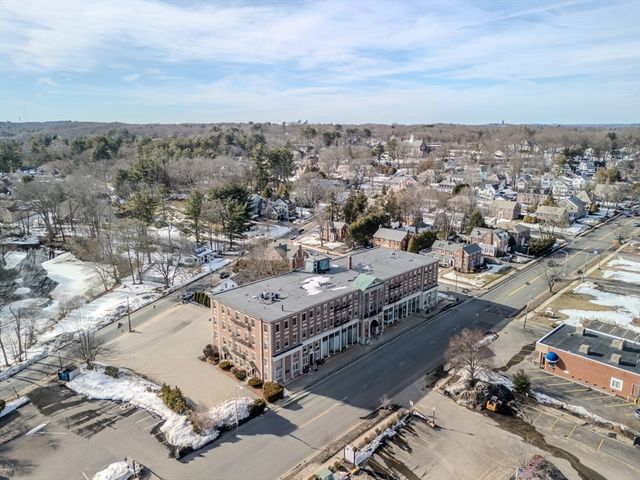 354 N Main St 204, Andover, MA 01810