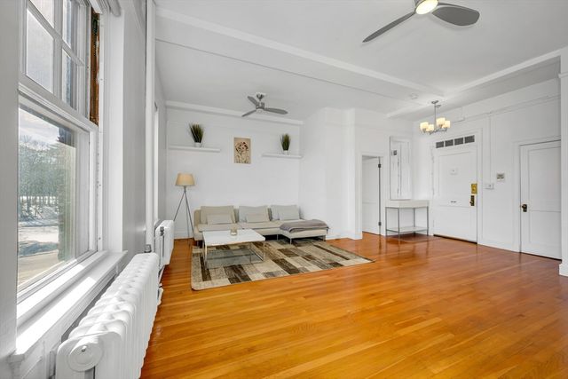 354 N Main St 204, Andover, MA 01810