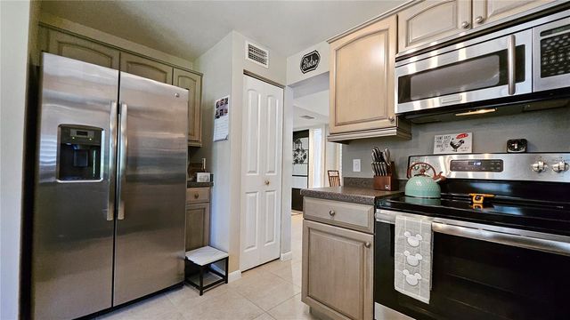 21 MID PINES CIRCLE, Palm Coast, FL 32137