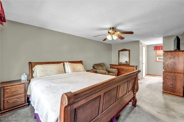 14194 Pine Lakes Drive, Strongsville, OH 44136