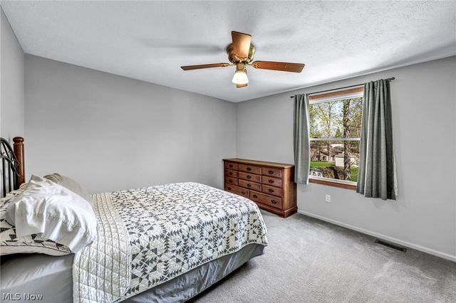 14194 Pine Lakes Drive, Strongsville, OH 44136