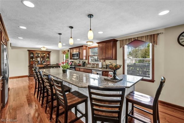 14194 Pine Lakes Drive, Strongsville, OH 44136