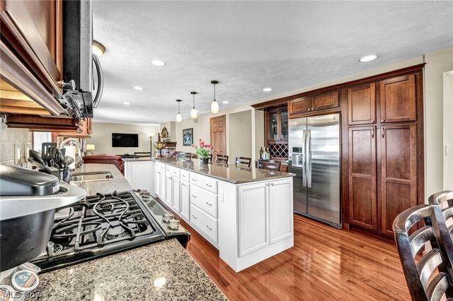 14194 Pine Lakes Drive, Strongsville, OH 44136