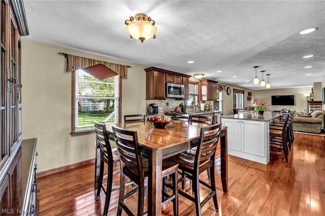 14194 Pine Lakes Drive, Strongsville, OH 44136